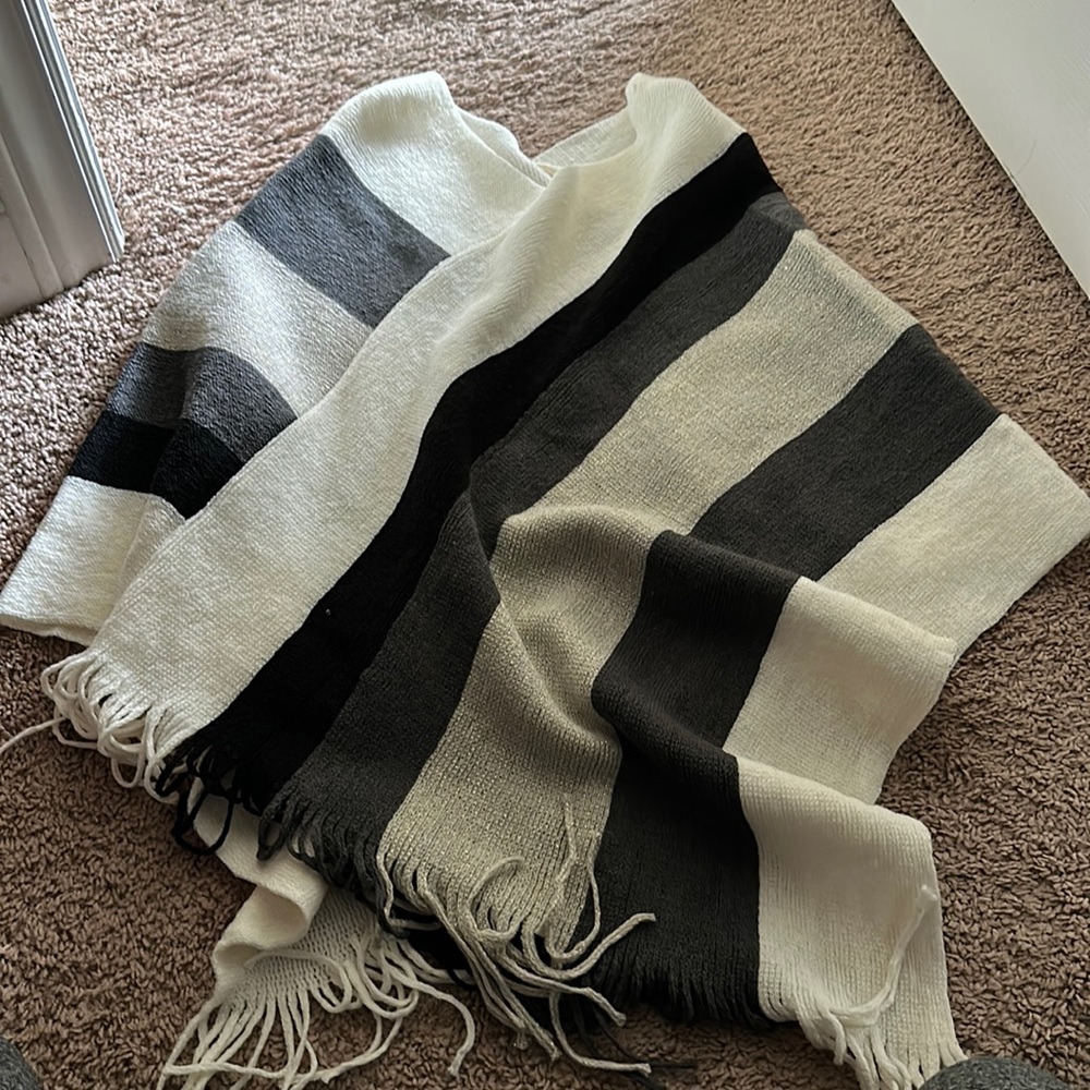 Shawl sweater